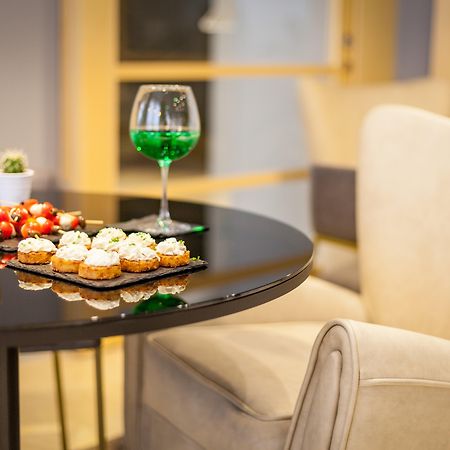 Holiday Inn Milan Garibaldi Station By Ihg Exterior foto