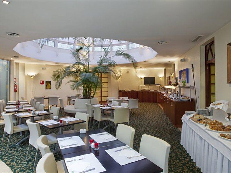Holiday Inn Milan Garibaldi Station By Ihg Exterior foto